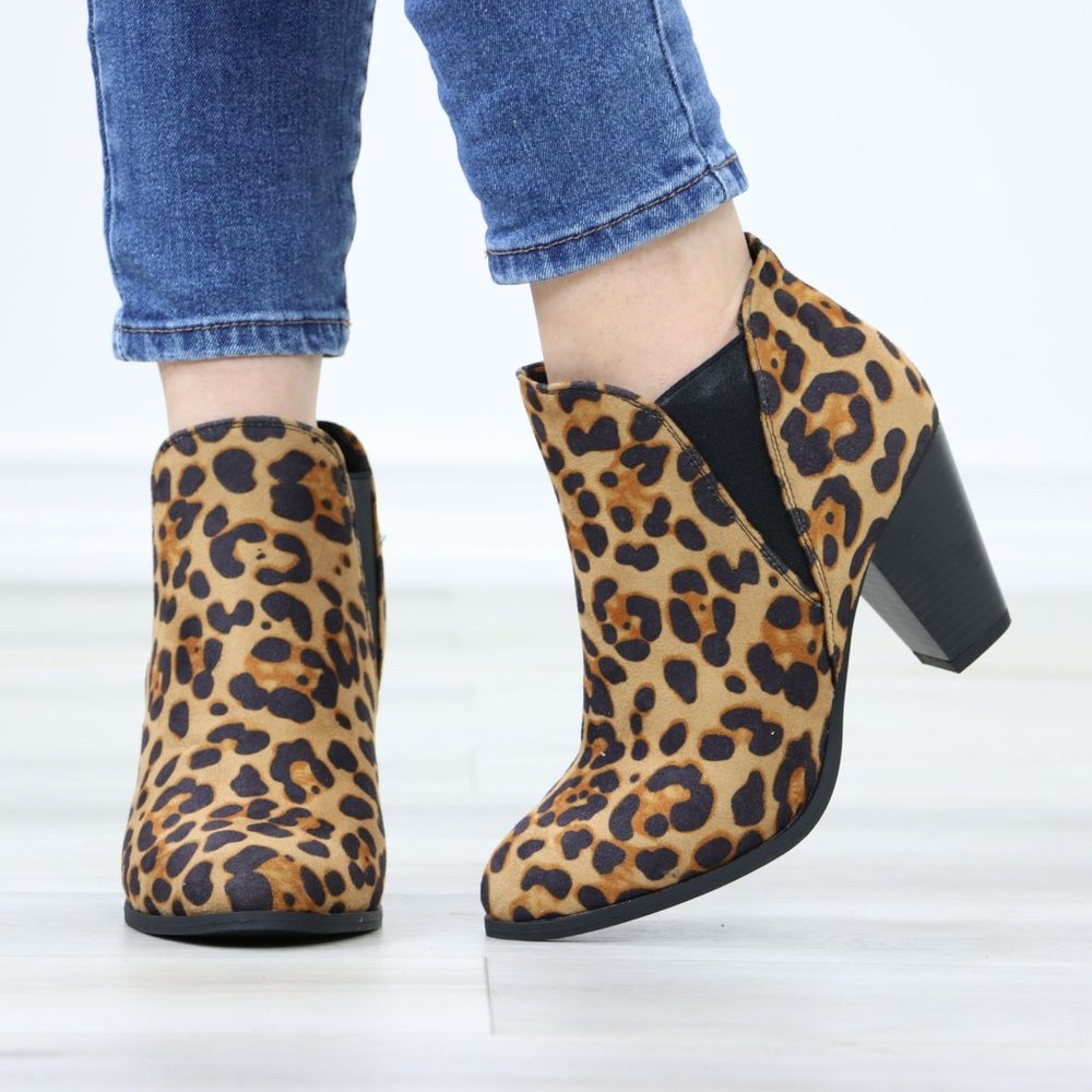 Chelsea Cone High Heel Ankle Boots Leopard Synthetic Suede Pointed Toe - Picture 9 of 11